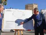 Alcalde, José Luis Sanz, presentando el proyecto de recuperación de la Torre de la Plata