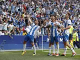 Los jugadores del Espanyol celebran el 1-0 ante el Oviedo.