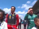 Lo que no se vio del GP de Barcelona: Alonso se quita las gafas para el himno de España y se las vuelve a poner con 'Els Segadors'