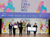 Ricardo Moya recibe el gran galard&oacute;n de los Premios Creadores 2024.