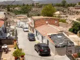 Vecinos de Totana (Murcia) se han mostrado conmocionados ante la detención de un menos como presunto autor del homicidio de su padre.
