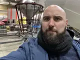 'Selfie' del reportero Pablo González, en una fábrica de la localidad de Dnipro, el pasado 2 de febrero.