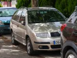 Varios vehículos con etiqueta A aparcados, a 27 de junio de 2024, en Madrid (España).