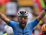 Mark Cavendish celebra su histórico triunfo