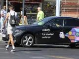 Un Cabify circulando por las calles de Madrid.