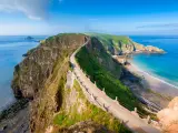 Istmo en Sark, una de las Islas del Canal de Reino Unido.