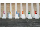 El Palacio de Borbón, sede de la Asamblea Nacional, ha sido decorada con seis esculturas olímpicas de la Venus de Milo.