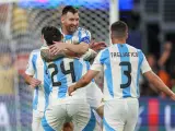 Leo Messi celebra su gol contra Canadá.