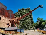 El esqueleto del mayor dinosaurio conocido hasta el momento se instala en el Paseo del Prado FUNDACIÓN LA CAIXA 15/7/2024