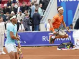 Rafa Nadal y Carper Ruud en el primer partido de dobles del torneo de Bastad.