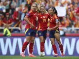 Alexia Putellas, Olga Carmona y Aitana Bonmatí celebran el 1-0 ante Bélgica