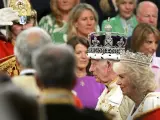 El rey Carlos III, con la reina Camila en el discurso de apertura del Parlamento.