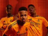 El Real Madrid apuesta por el naranja en su segunda equipaci&oacute;n para esta temporada 2024/25.