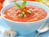 Esta tradicional sopa fría en España, que tiene el tomate como ingrediente principal, puede afectar a los riñones según algunos expertos y estudios.