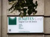 Una placa del colegio de los Jesuitas de Casp.