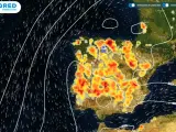 Toda España estará este lunes, 29 de julio, en riesgo (alerta amarilla) o riesgo importante (alerta naranja) por temperaturas máximas, tormenta, oleaje y precipitaciones, según la predicción de la Agencia Estatal de Meteorología (Aemet).