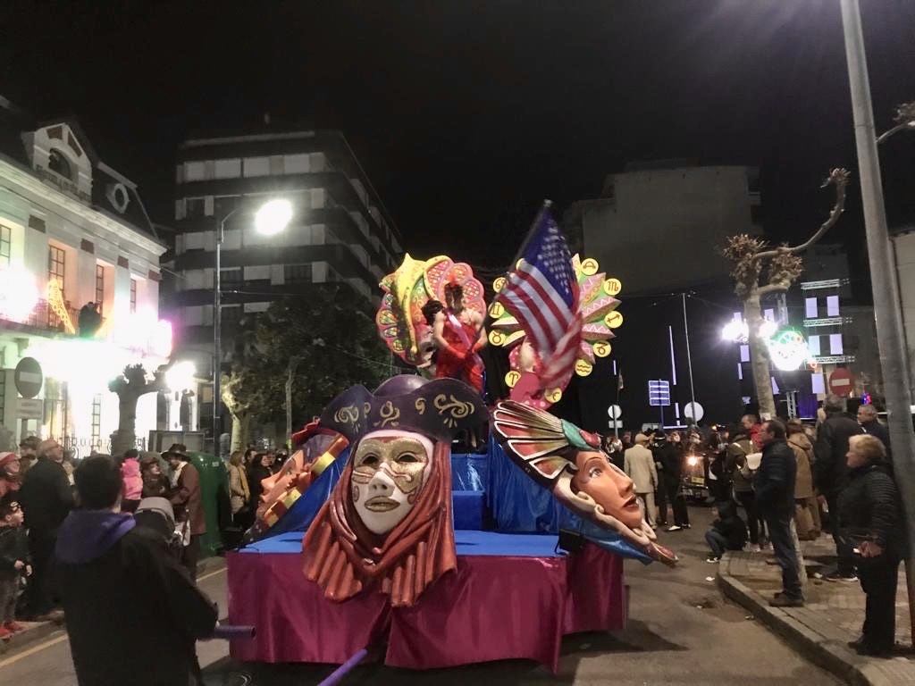 El desfile de carnaval congrega a 8.000 personas en la Alameda Miramar