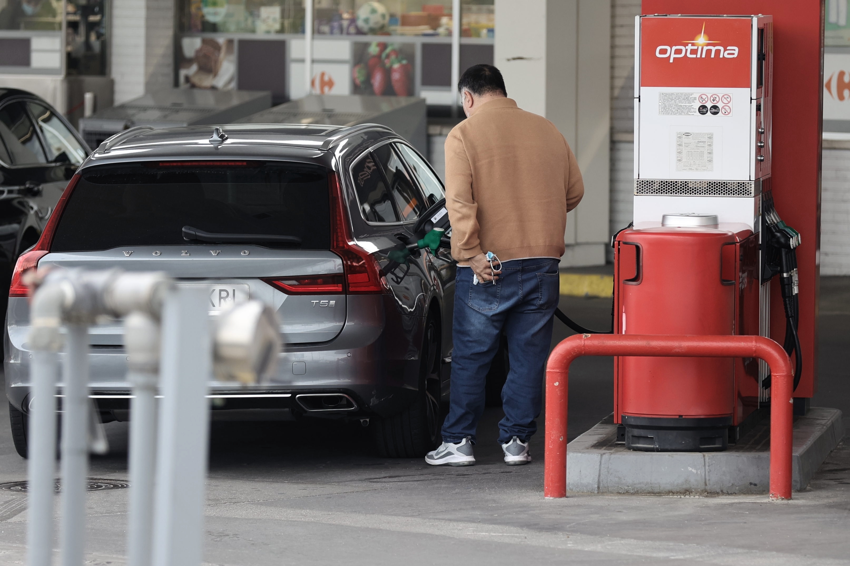 Cuándo bajan los precios de la gasolina con el descuento del Gobierno